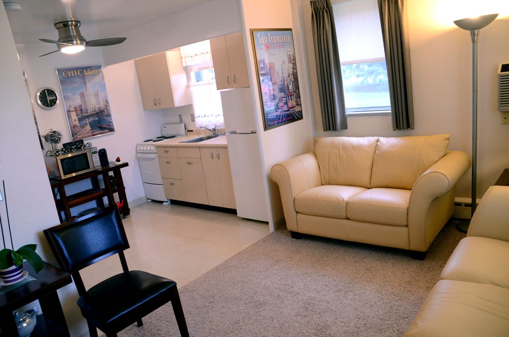 Kenwood Manor Apartments Living Room